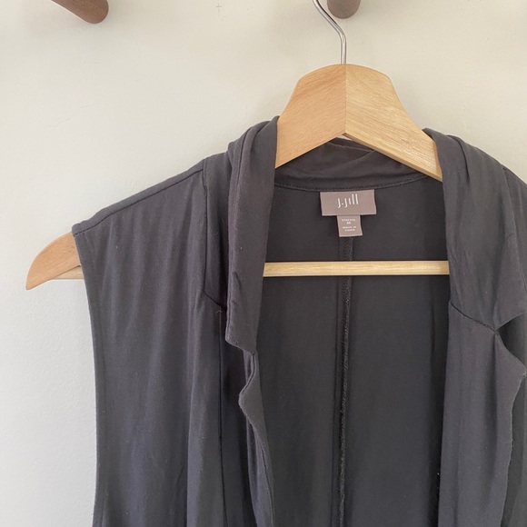 J. Jill Vest with pockets. - Picture 2 of 3